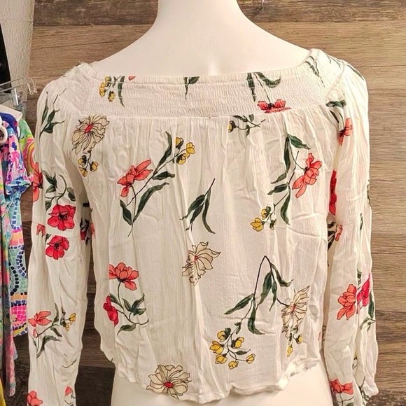 Hollister Floral Blouse with Red and Yellow Accents - Picture 7 of 8